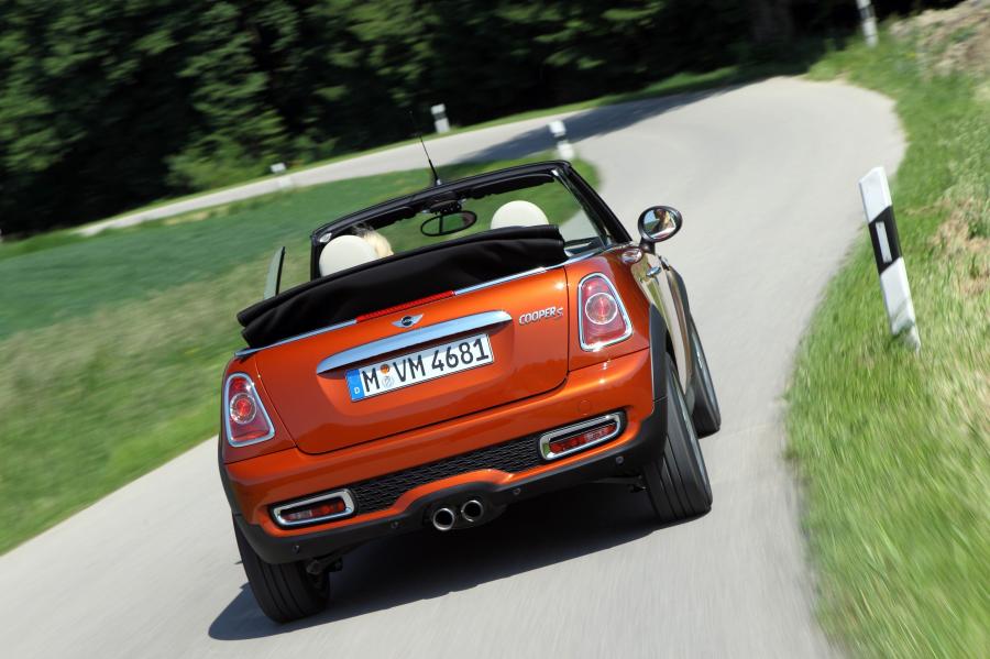  Mini Cooper S Cabrio 2011 года  (фото 5 из 19)